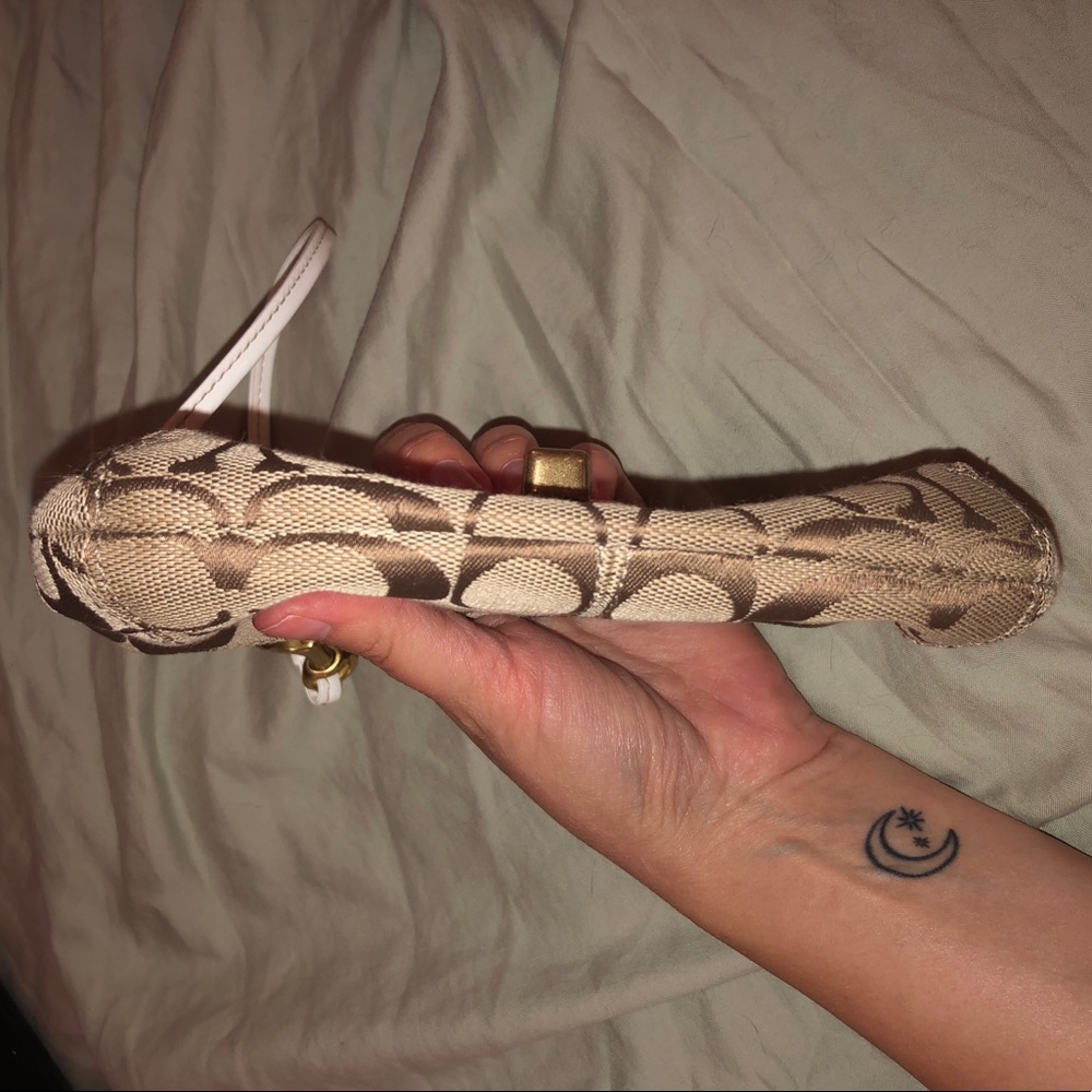 HOST PICK 👜 Brown & White Coach Logo Wristlet - Picture 5 of 6